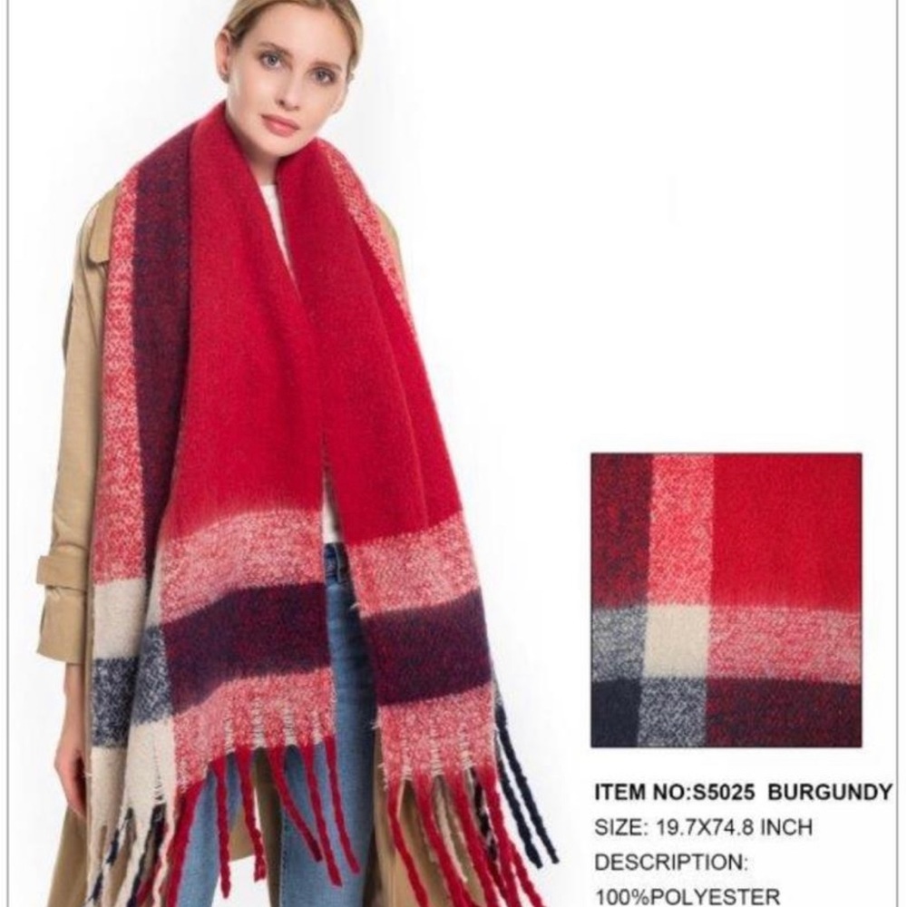Woman scarf Parisecase  100% poly soft comfortable